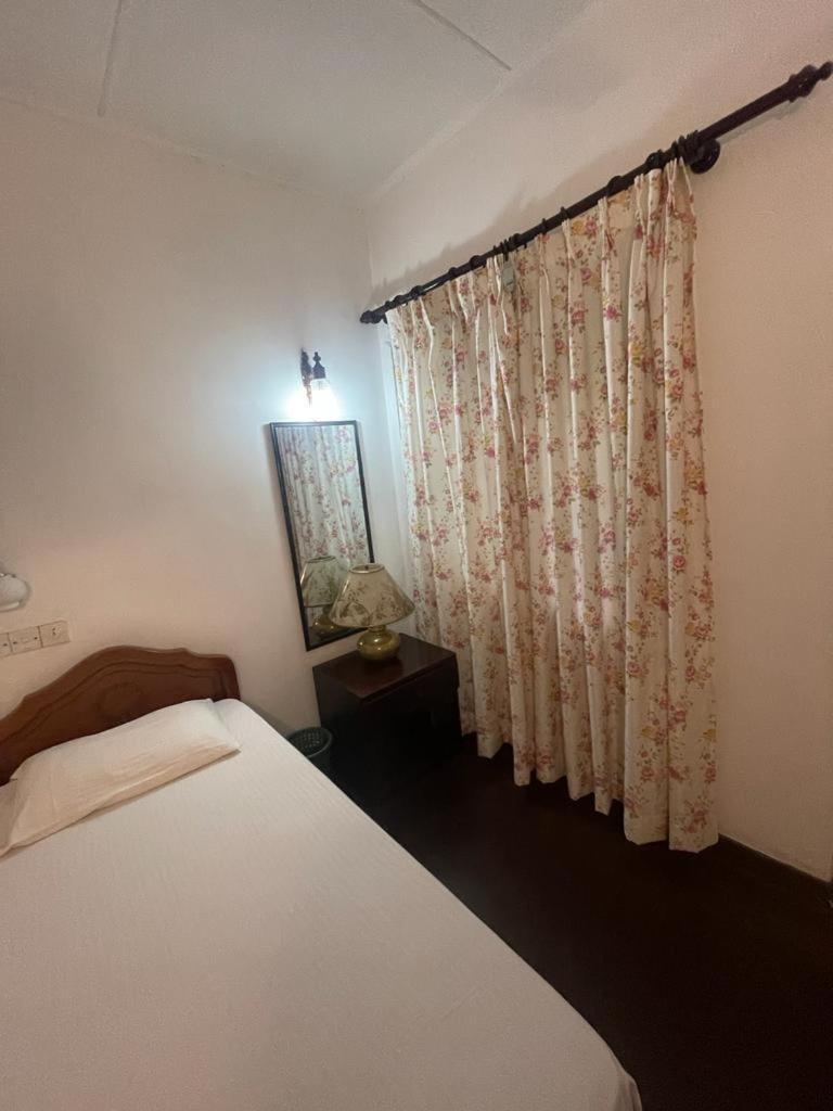 Kandy Inn Madugalle'S Family Guest House Zewnętrze zdjęcie