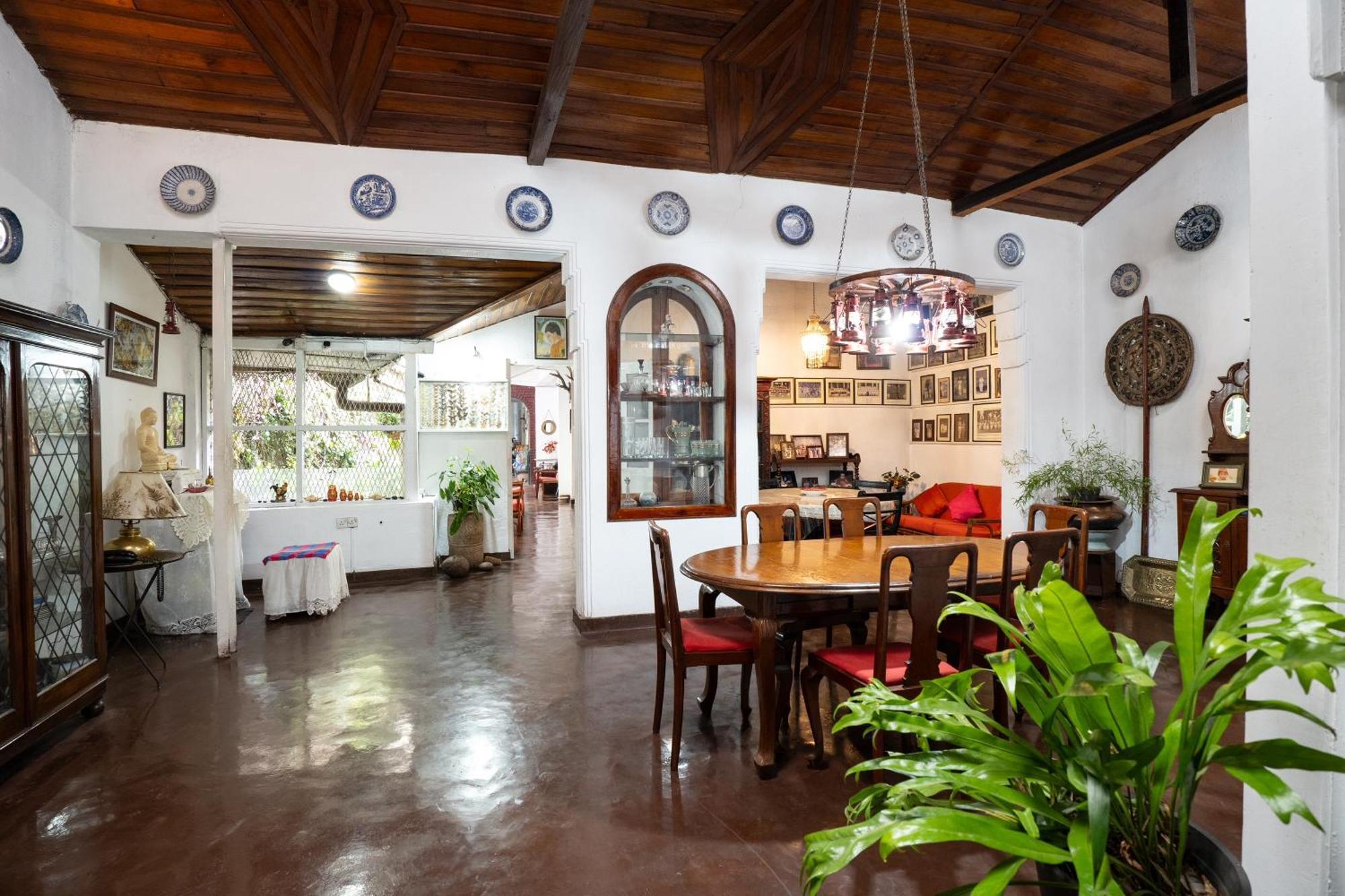 Kandy Inn Madugalle'S Family Guest House Zewnętrze zdjęcie