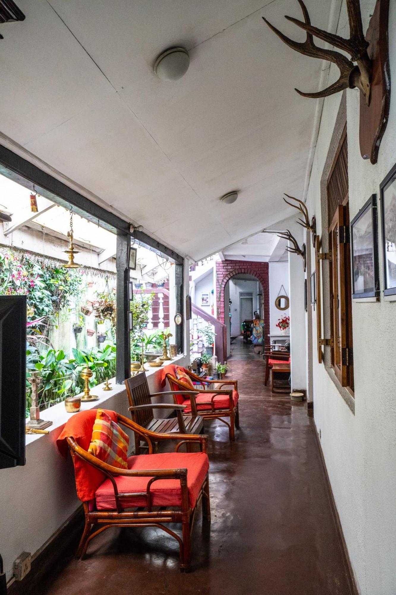 Kandy Inn Madugalle'S Family Guest House Zewnętrze zdjęcie
