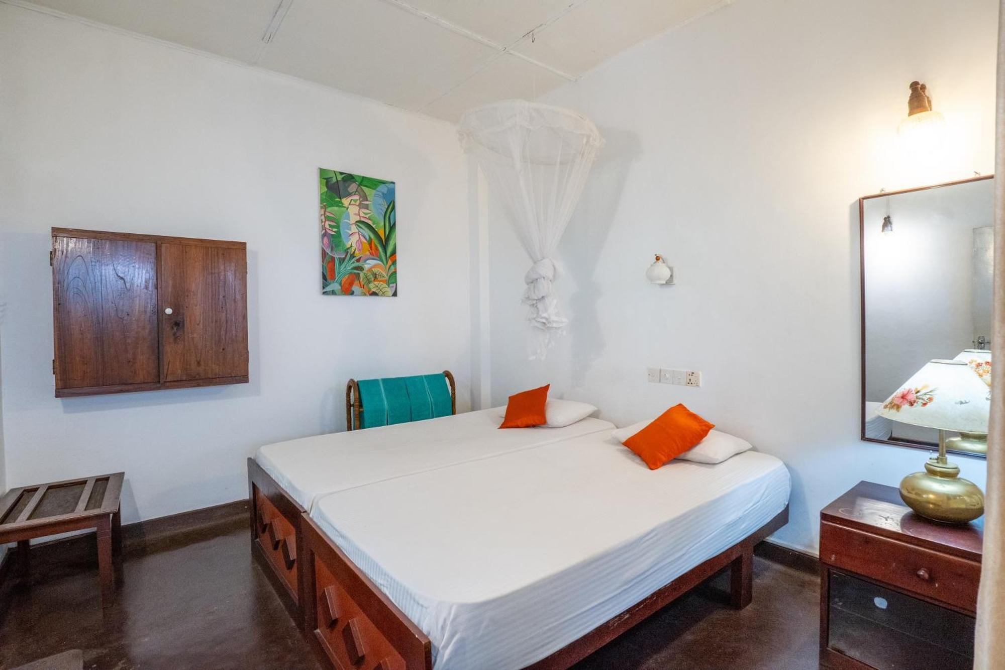 Kandy Inn Madugalle'S Family Guest House Zewnętrze zdjęcie
