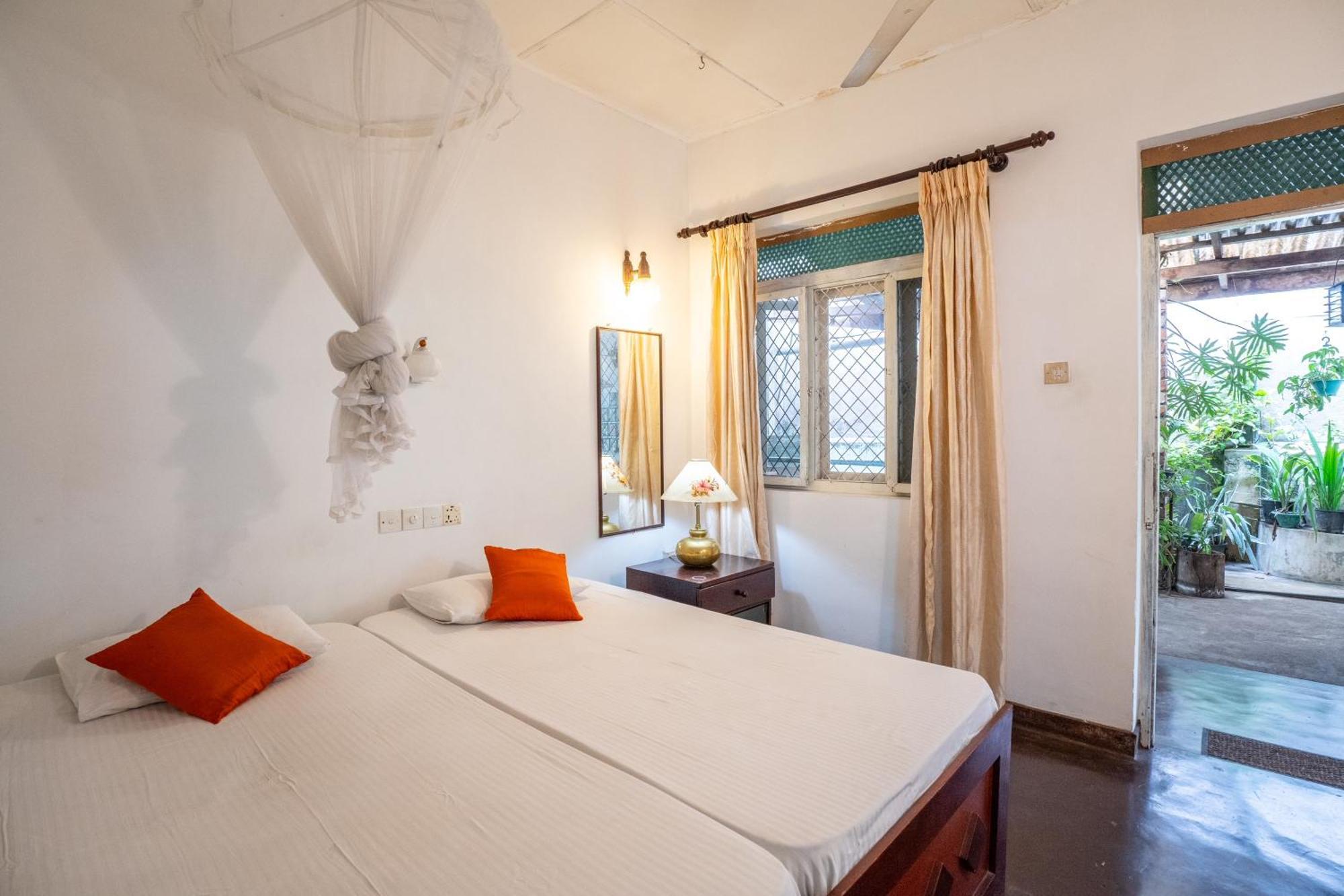 Kandy Inn Madugalle'S Family Guest House Zewnętrze zdjęcie