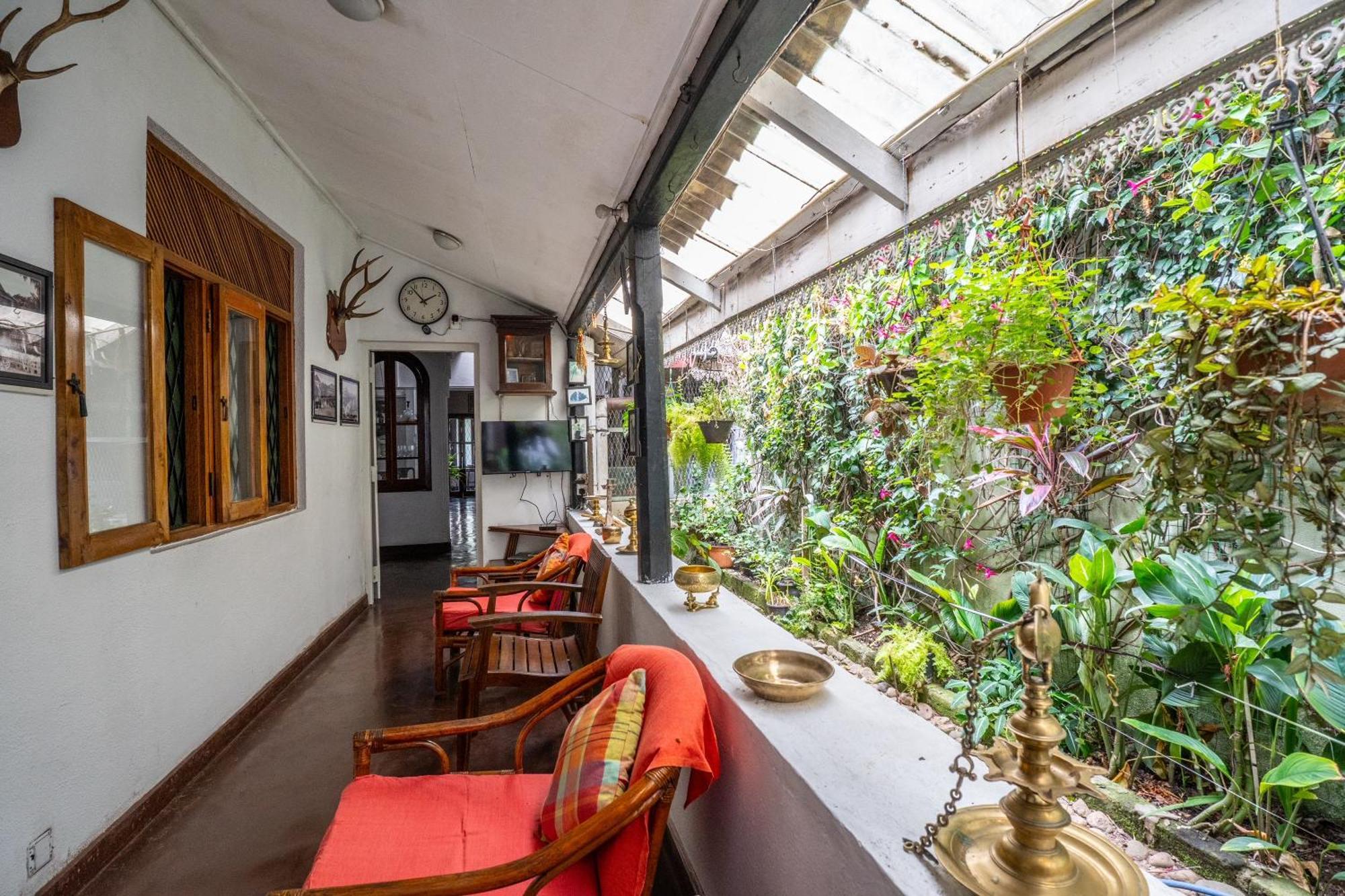 Kandy Inn Madugalle'S Family Guest House Zewnętrze zdjęcie